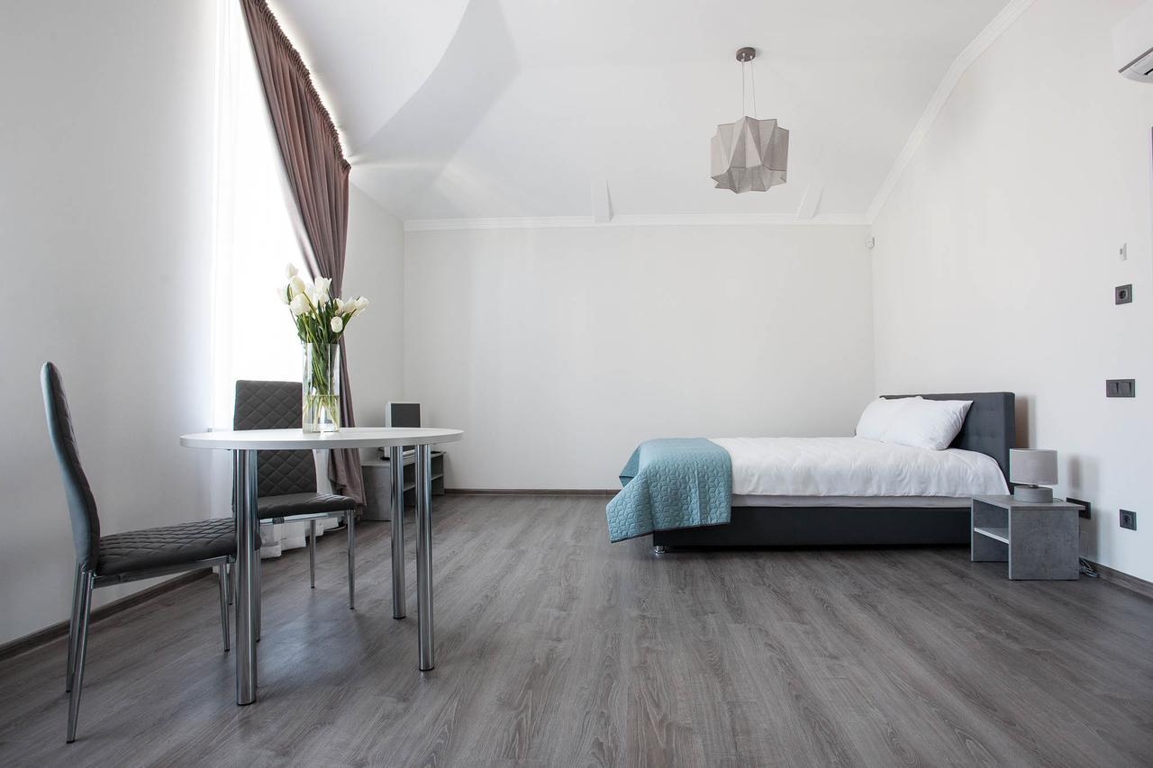 קייב Aparthotel Sumskaya Apartments מראה חיצוני תמונה