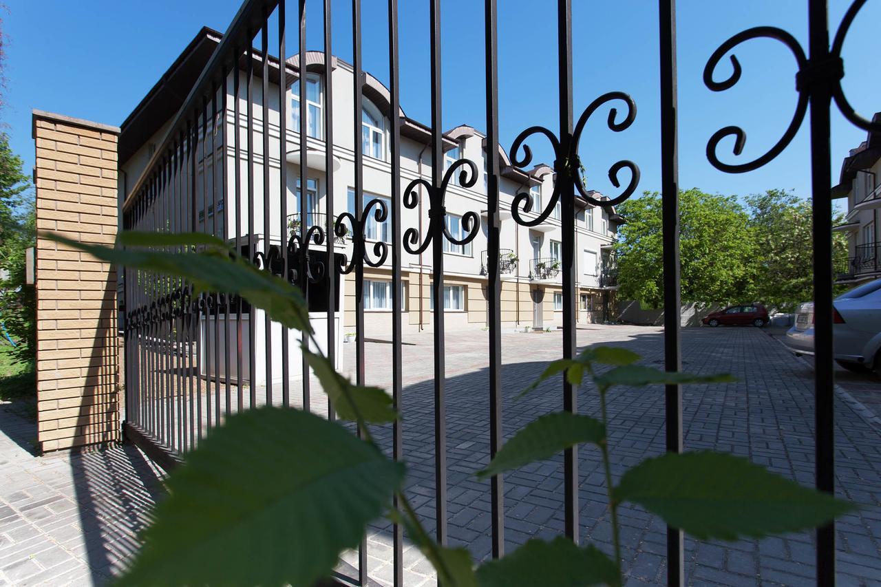 קייב Aparthotel Sumskaya Apartments מראה חיצוני תמונה